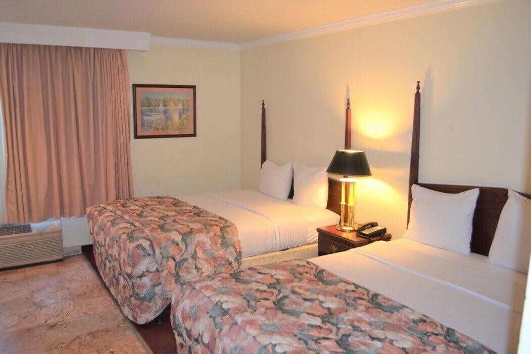 Merced Inn & Suites Ngoại thất bức ảnh